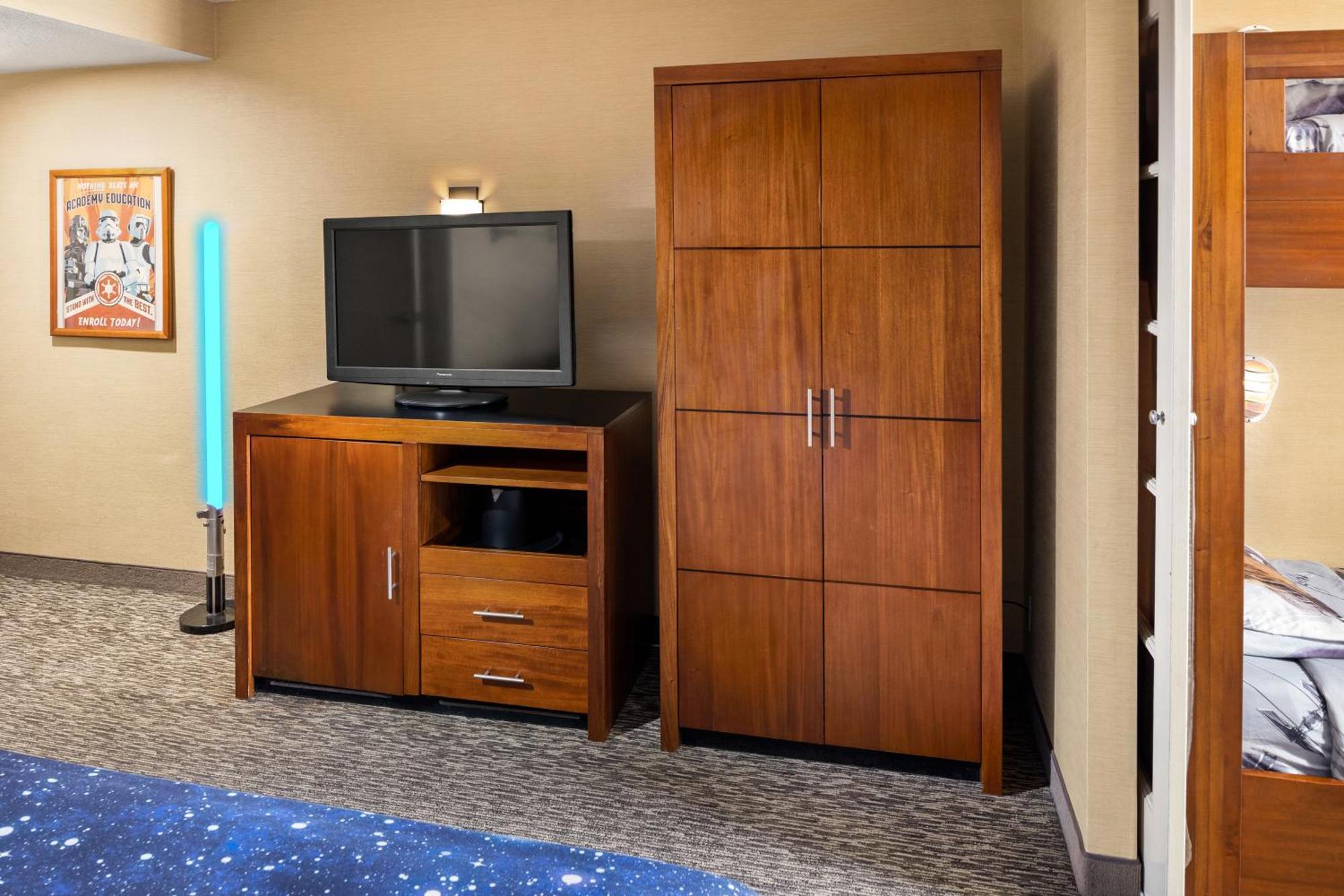 Anaheim Portofino Inn & Suites Esterno foto